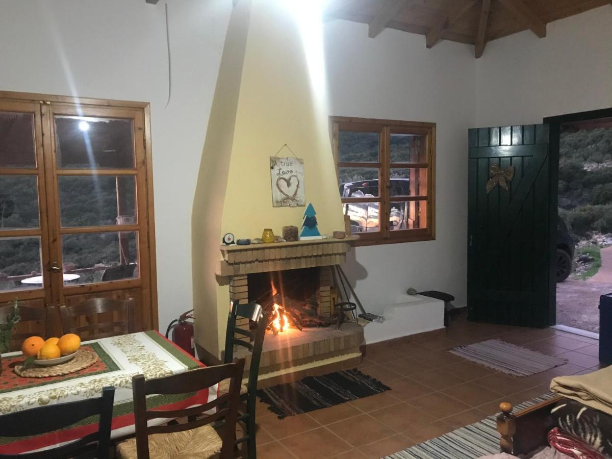 Velonas Mpakas Country Holiday home *