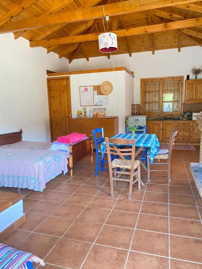 Velonas Mpakas Country Holiday home *